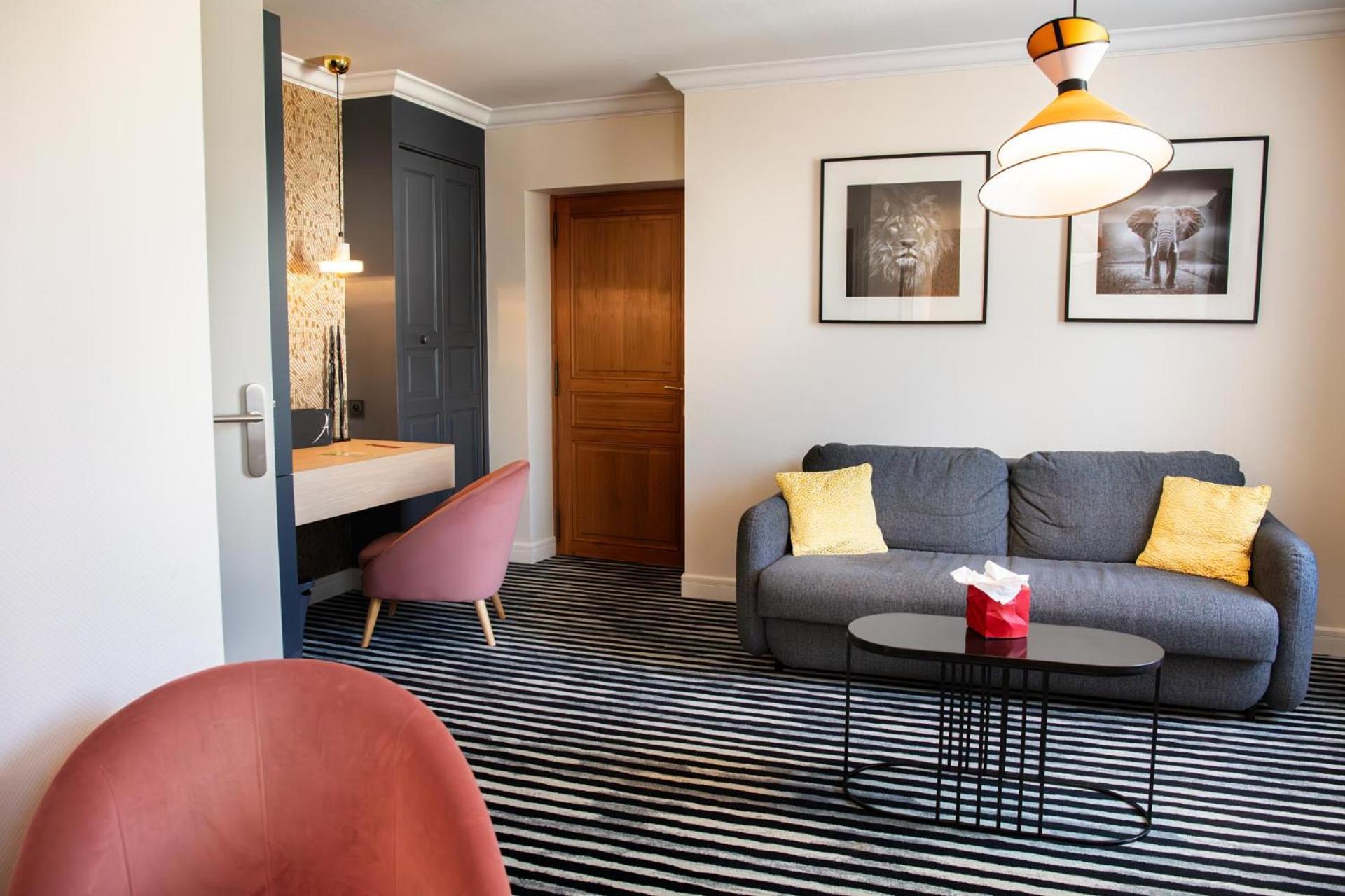 L'Aubiniere Hotel Restaurant & Spa Saint-Ouen-les-Vignes Екстериор снимка