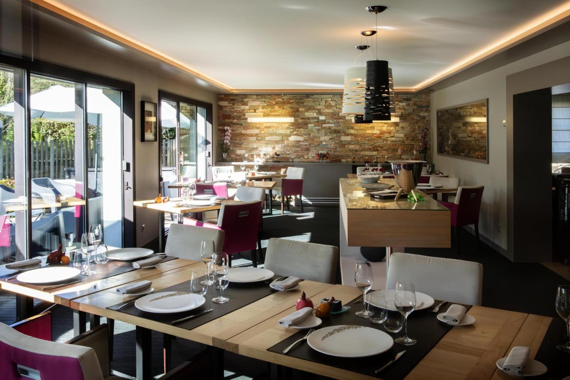 L'Aubiniere Hotel Restaurant & Spa Saint-Ouen-les-Vignes Екстериор снимка