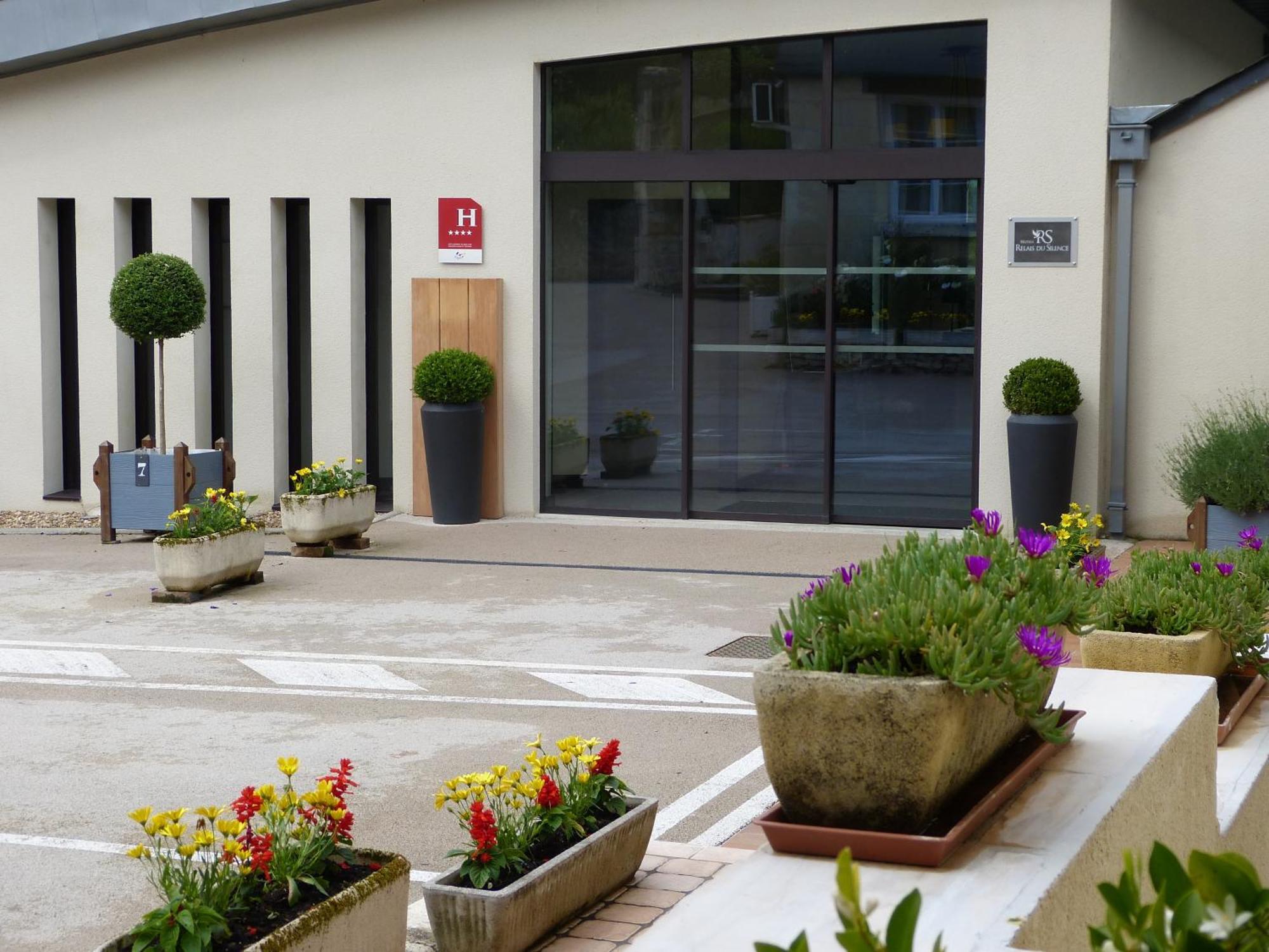 L'Aubiniere Hotel Restaurant & Spa Saint-Ouen-les-Vignes Екстериор снимка