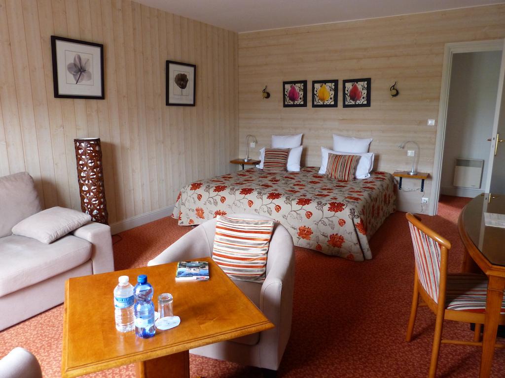 L'Aubiniere Hotel Restaurant & Spa Saint-Ouen-les-Vignes Стая снимка