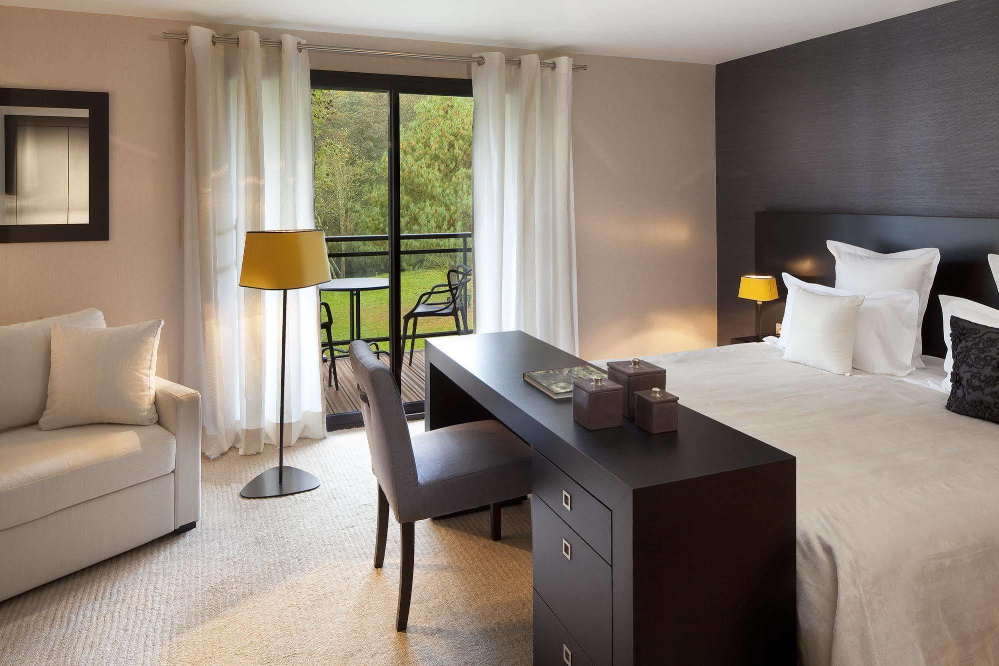 L'Aubiniere Hotel Restaurant & Spa Saint-Ouen-les-Vignes Екстериор снимка