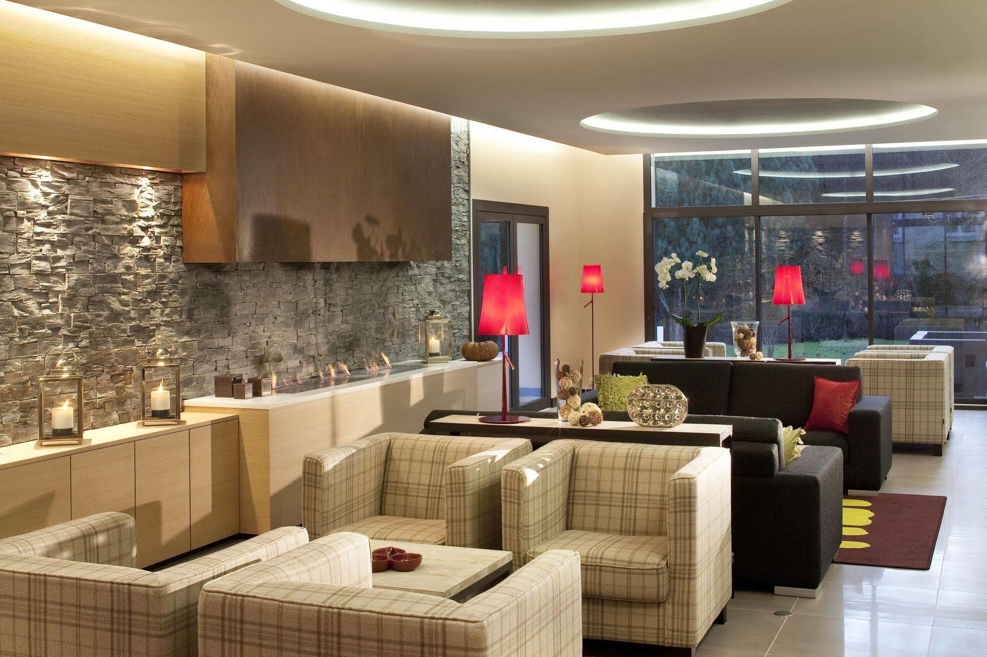 L'Aubiniere Hotel Restaurant & Spa Saint-Ouen-les-Vignes Екстериор снимка