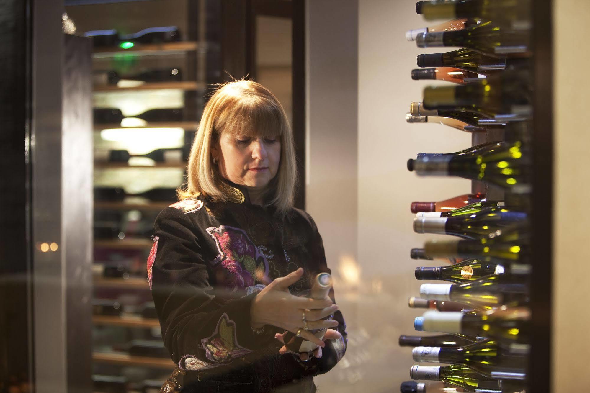 L'Aubiniere Hotel Restaurant & Spa Saint-Ouen-les-Vignes Екстериор снимка