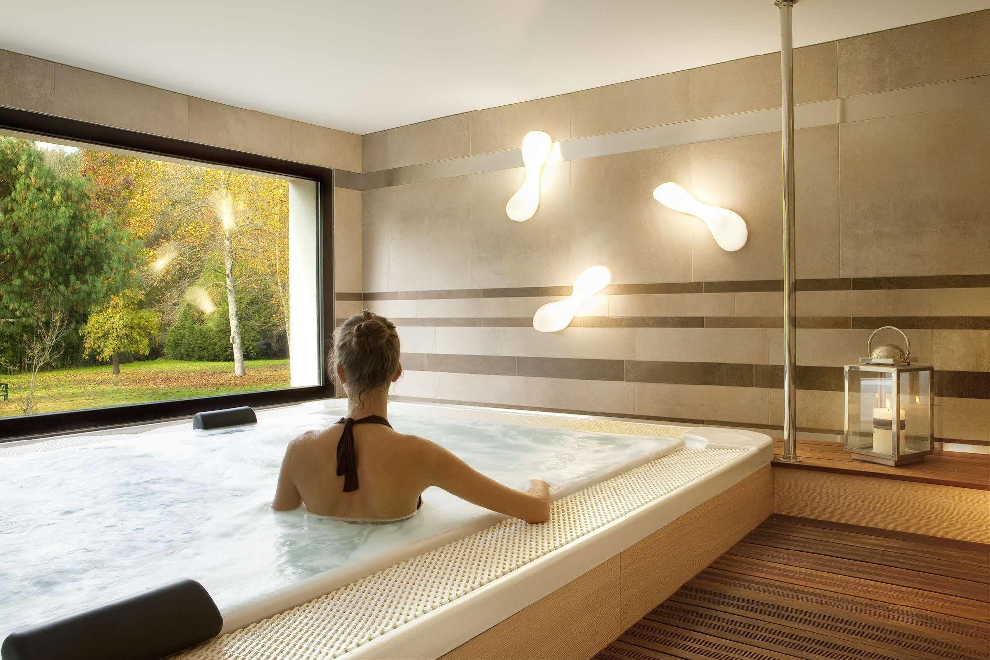 L'Aubiniere Hotel Restaurant & Spa Saint-Ouen-les-Vignes Екстериор снимка