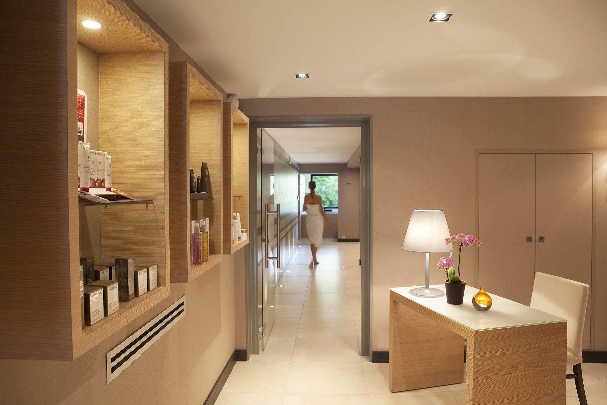 L'Aubiniere Hotel Restaurant & Spa Saint-Ouen-les-Vignes Екстериор снимка